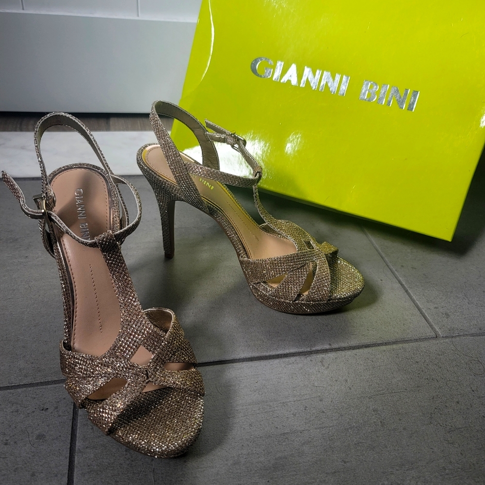 Gianni Bini Heleena Gold Fusion Strappy Pumps 6.5